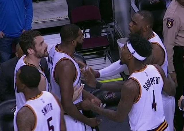 亚洲乱视频