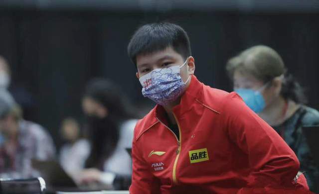 大学生旅行情侣